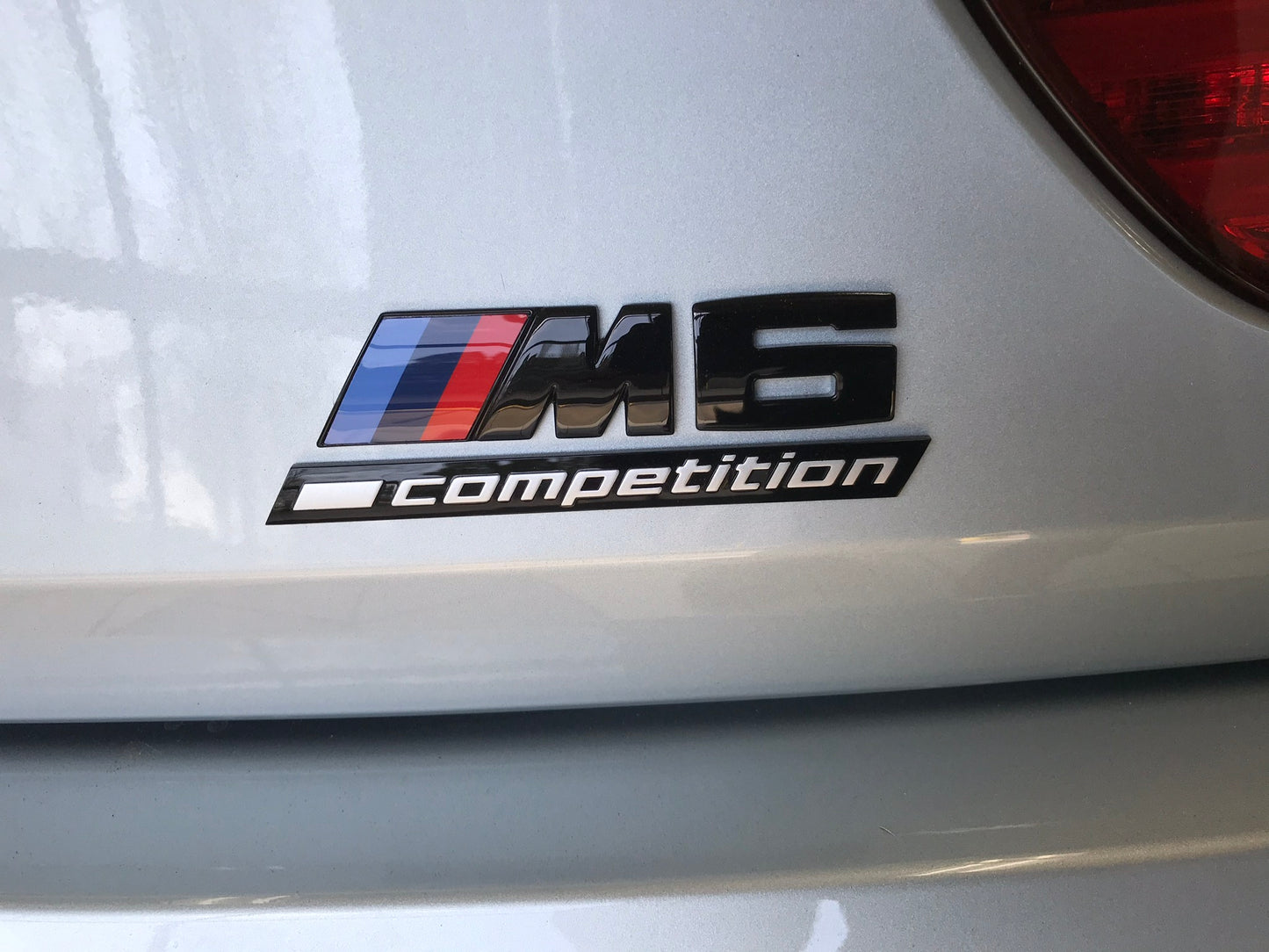 BMW M6 Competition Emblem