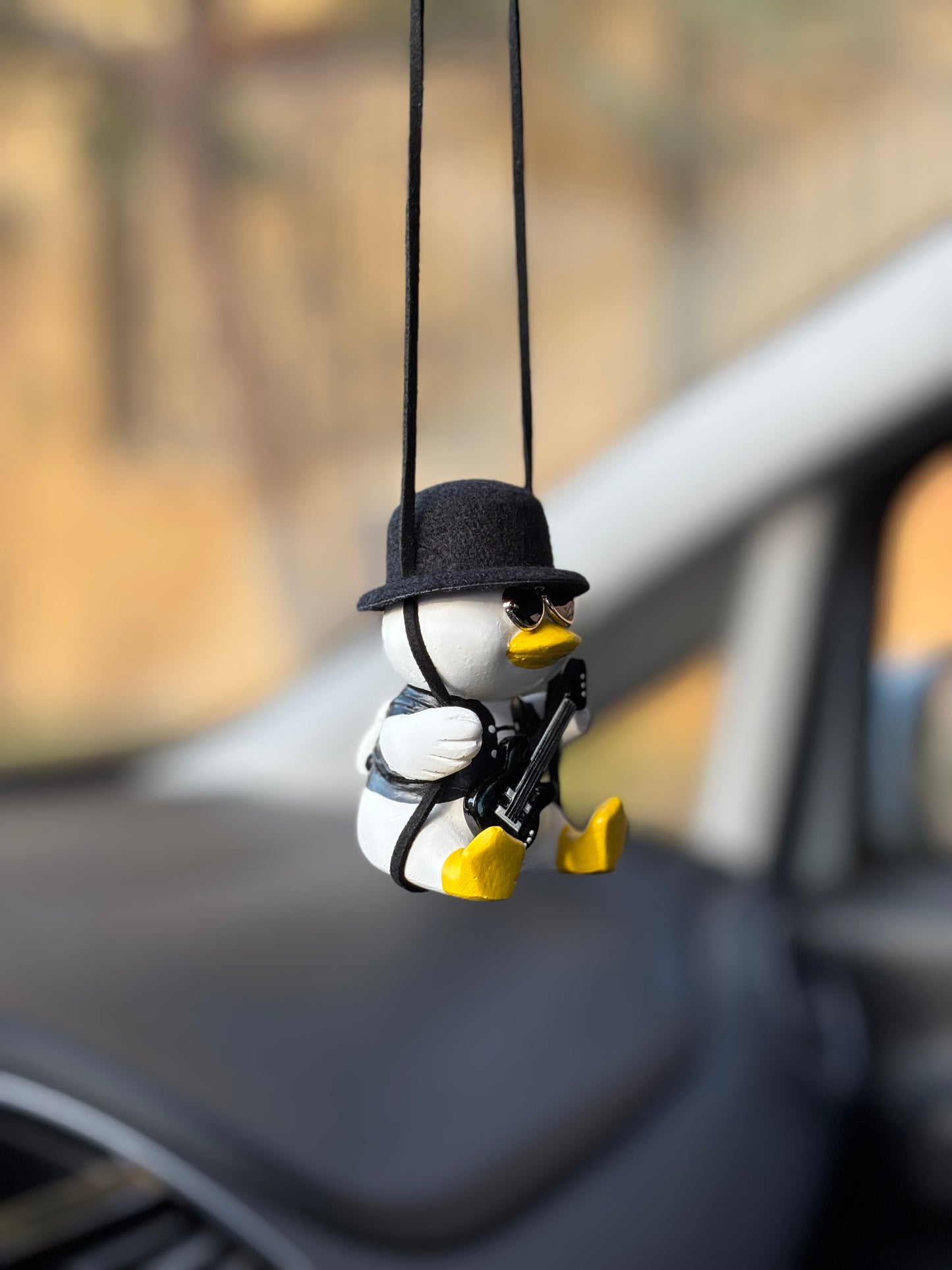 Blk Guitar Duck Mirror Pendant